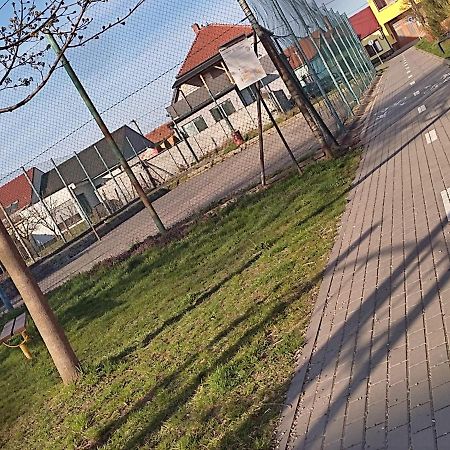 Penzion Kendy Apartment Mistrin Exterior foto