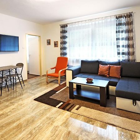 Penzion Kendy Apartment Mistrin Exterior foto