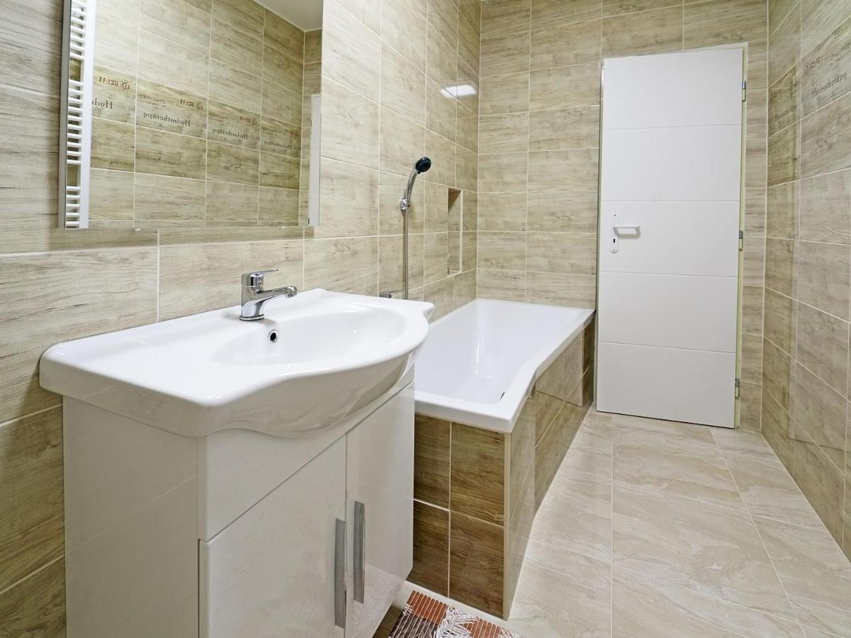 Penzion Kendy Apartment Mistrin Exterior foto