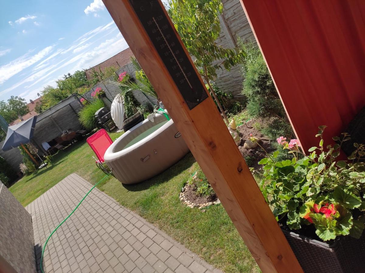 Penzion Kendy Apartment Mistrin Exterior foto