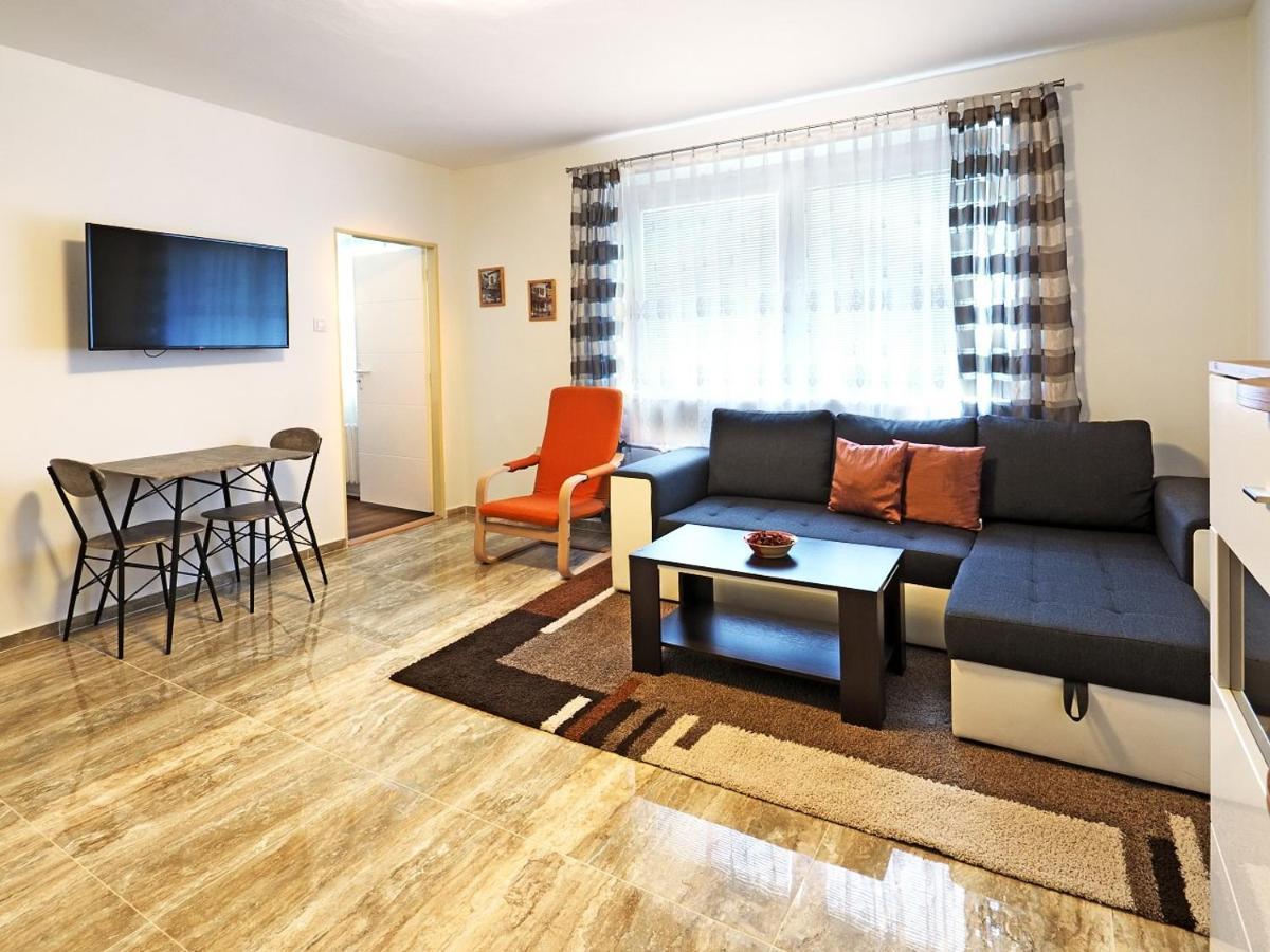 Penzion Kendy Apartment Mistrin Exterior foto